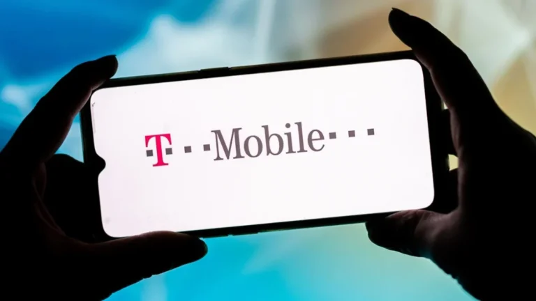 Phones showed SOS mode as a major T-Mobile outage disrupted calls, texts, mobile data and home internet. Check the latest verified status and steps.